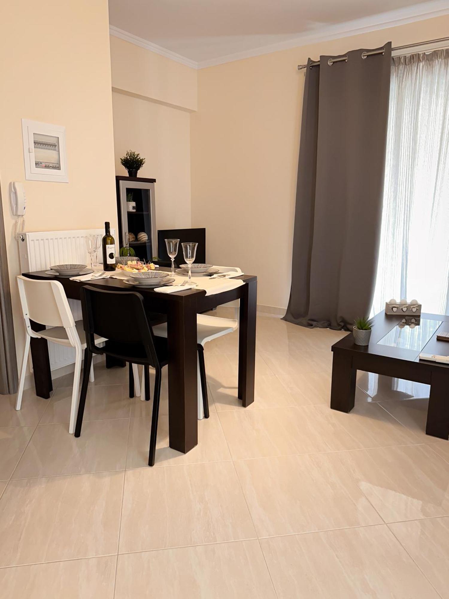Sun N' Salt I Apartment Tolo